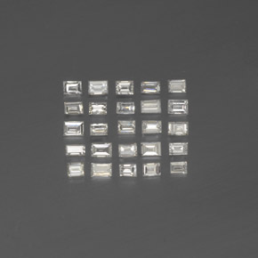 カラットの天然ホワイトダイヤモンド（2.1×1.5 mm・バゲット）
