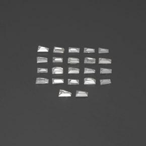 0.54カラットの天然ホワイトダイヤモンド（2.3×1.5 mm・ファンシーシェイプ）