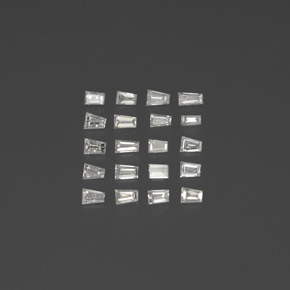 カラットの天然ホワイトダイヤモンド（1.8×1.4 mm・ファンシーシェイプ）