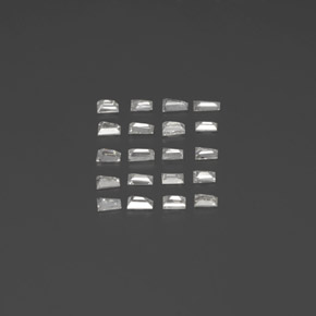 カラットの天然ホワイトダイヤモンド（1.8×1.4 mm・ファンシーシェイプ）