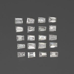 カラットの天然ホワイトダイヤモンド（2.2×1.7 mm・ファンシーシェイプ）