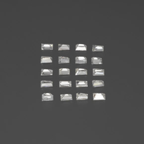 カラットの天然ホワイトダイヤモンド（2.2×1.7 mm・ファンシーシェイプ）