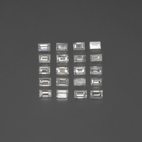 カラットの天然ホワイトダイヤモンド（2.1×1.4 mm・バゲット）
