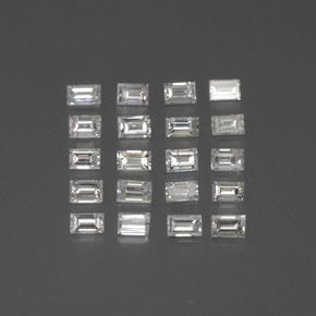 カラットの天然ホワイトダイヤモンド（2.1×1.4 mm・バゲット）