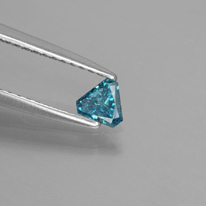 0.18カラットの天然ブルーダイヤモンド（4.4×3.9 mm・トリリアント）
