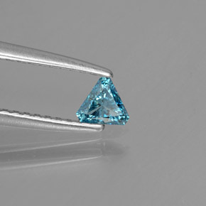 0.13カラットの天然ブルーダイヤモンド（4.2×3.7 mm・トリリアント）
