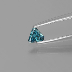 0.11カラットの天然緑がかった青ダイヤモンド（3.8×3.2 mm・トリリアント）
