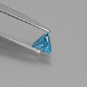 0.09カラットの天然ブルーダイヤモンド（4×3.7 mm・トリリアント）