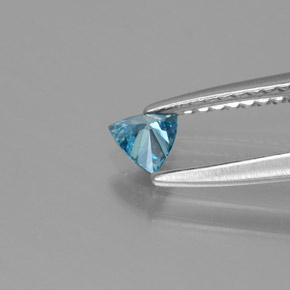 0.17カラットの天然ブルーダイヤモンド（4.1×3.7 mm・トリリアント）
