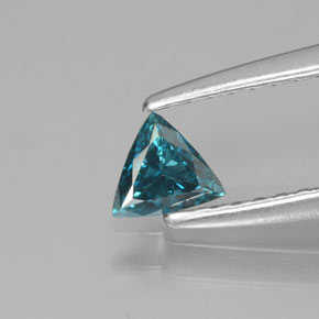 0.15カラットの天然ブルーグリーンダイヤモンド（4×4.4 mm・トリリアント）