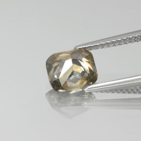 1.78カラットの天然シャンパンダイヤモンド（7.2×6.6 mm・クッションカット）