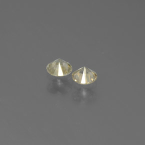 カラットの天然シャンパンダイヤモンド（2.98 mm・ラウンドカット）