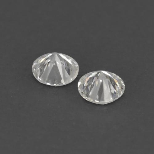 0.03カラットの天然ウォームホワイトダイヤモンド（1.72 mm・ラウンドカット）