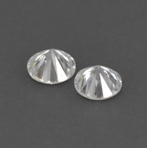 0.03カラットの天然ウォームホワイトダイヤモンド（1.71 mm・ラウンドカット）