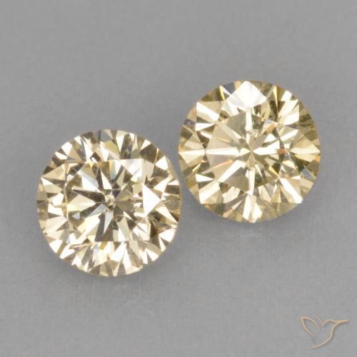Shop natural 0.51ct 非常に薄いゴールデンブラウン ダイヤモンド gems, ラウンド, from インド at GemSelect. In stock, global shipping!