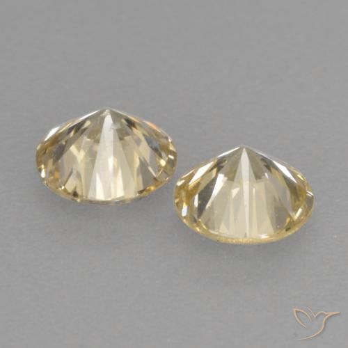 Shop natural 0.51ct 非常に薄いゴールデンブラウン ダイヤモンド gems, ラウンド, from インド at GemSelect. In stock, global shipping!