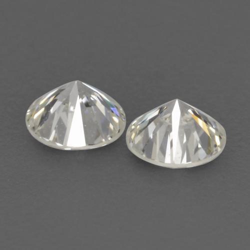 0.20カラットの天然ウォームホワイトダイヤモンド（3.00 mm・ラウンドカット）