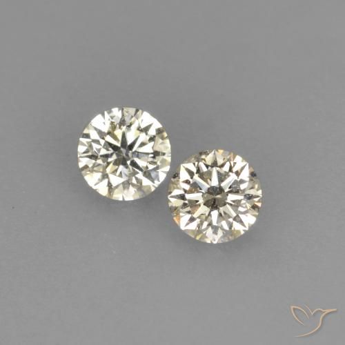 0.15カラットの天然Lダイヤモンド（2.68 mm・ラウンドカット）