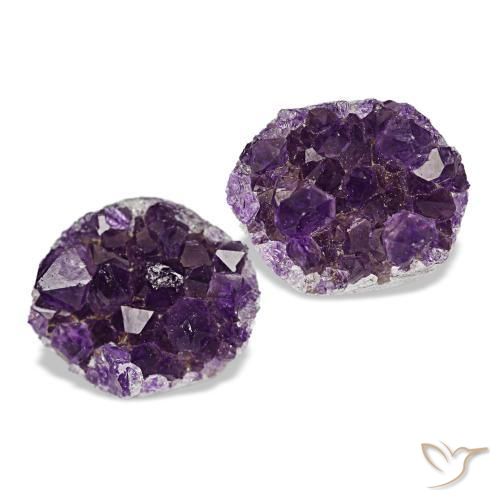 13.49カラットの天然Medium Dark-Violetドゥルージーアメジスト（12.8×10.1 mm・ファンシーシェイプ）