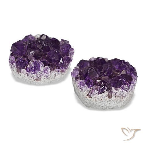 13.49カラットの天然Medium Dark-Violetドゥルージーアメジスト（12.8×10.1 mm・ファンシーシェイプ）