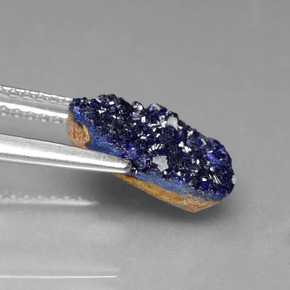 2.56カラットの天然ブルードゥルージー アズライト、ファンシーシェイプ、オペーク