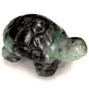 12.91カラットの天然Black Greenエメラルド（19.3×11.9 mm・ファンシーシェイプ）