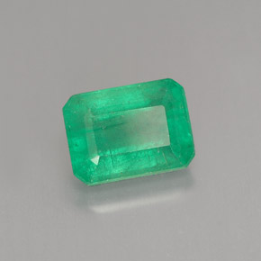 1.59カラットの天然グリーンエメラルド（7.9×5.8 mm・エメラルドカット）