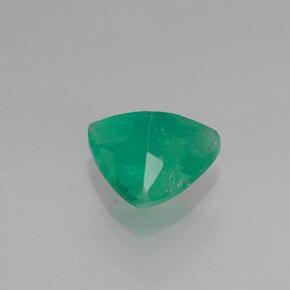 1.16カラットの天然グリーンエメラルド（7.6×7.1 mm・トリリアント）