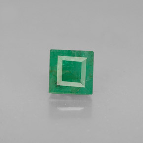 0.71カラットの天然グリーンエメラルド（4.9×4.9 mm・四角）