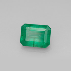 1.42カラットの天然グリーンエメラルド（8×6.1 mm・エメラルドカット）