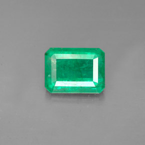 1.21カラットの天然グリーンエメラルド（7.6×5.7 mm・エメラルドカット）