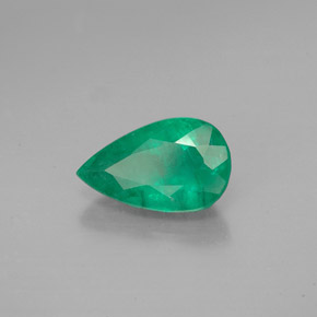 1.49カラットの天然グリーンエメラルド（10×6.1 mm・洋梨の形）