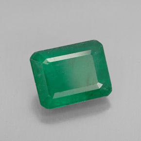 2.98カラットの天然グリーンエメラルド（9.8×7.7 mm・エメラルドカット）