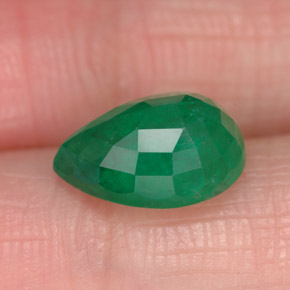 2.53カラットの天然グリーンエメラルド（10.6×7.7 mm・洋梨の形）