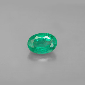 1.00カラットの天然グリーンエメラルド（7.6×5.3 mm・オーバルカット）