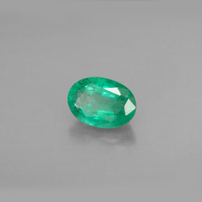 1.00カラットの天然グリーンエメラルド（7.6×5.3 mm・オーバルカット）