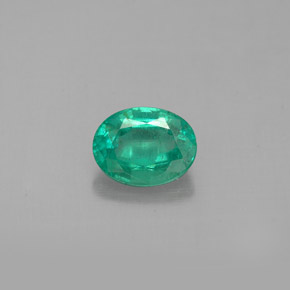 0.60カラットの天然グリーンエメラルド（6.2×4.7 mm・オーバルカット）