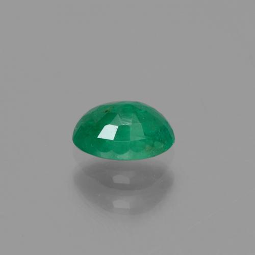 0.46カラットの天然クールグリーンエメラルド（5.9×4.1 mm・オーバルカット）