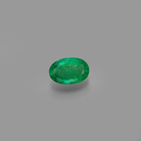 0.40カラットの天然グリーンエメラルド（6.2×4.1 mm・オーバルカット）