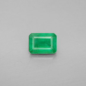 0.99カラットの天然グリーンエメラルド（7×5.2 mm・エメラルドカット）