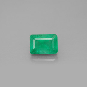 1.22カラットの天然グリーンエメラルド（7.1×5 mm・エメラルドカット）