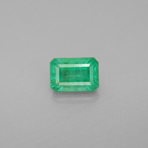 1.03カラットの天然グリーンエメラルド（7×4.8 mm・エメラルドカット）