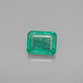 1.12カラットの天然グリーンエメラルド（7.1×5.6 mm・エメラルドカット）