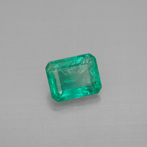 1.12カラットの天然グリーンエメラルド（7.1×5.6 mm・エメラルドカット）