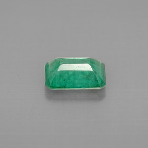 1.16カラットの天然グリーンエメラルド（8×5.7 mm・エメラルドカット）