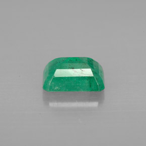 1.42カラットの天然グリーンエメラルド（7.8×5.7 mm・エメラルドカット）