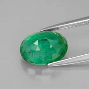 2.89カラットの天然グリーンエメラルド（10.5×8 mm・オーバルカット）