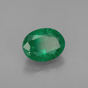 1.99カラットの天然グリーンエメラルド（9.2×7 mm・オーバルカット）