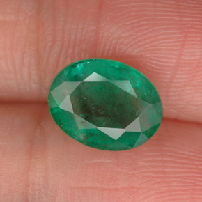 1.78カラットの天然グリーンエメラルド（9.1×7 mm・オーバルカット）