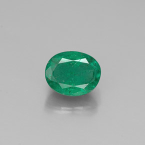 0.44カラットの天然グリーンエメラルド（5.2×4.1 mm・オーバルカット）